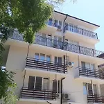 янка نيسيبار