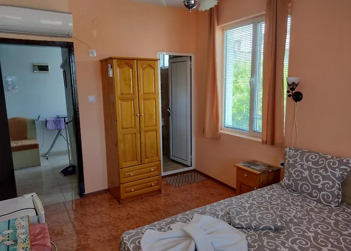 Casa de hóspedes янка 3*